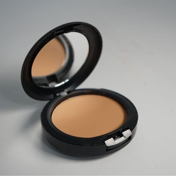 كريم اساس من ماك باودر بلس